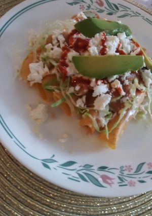 Una foto de FLAUTAS DE POLLO DESMENUZADO ESTILO MICHOACÁN 🍽️