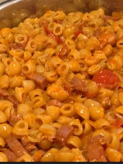 Una foto de Pasta estilo zozzona