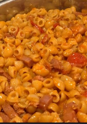 Una foto de Pasta estilo zozzona