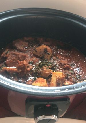 A picture of Lamb curry cooked in slow cooker.