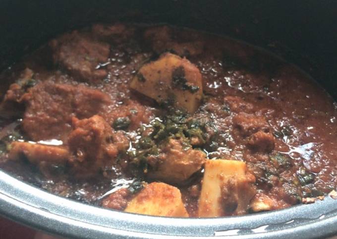 Lamb curry cooked in slow cooker