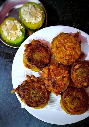 A picture of Stuffed teasel gourd fritters.