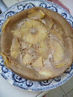 Una foto de Panetela de piña en el microondas
