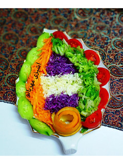 عکسی از دستور تزیین ساده سالاد فصل