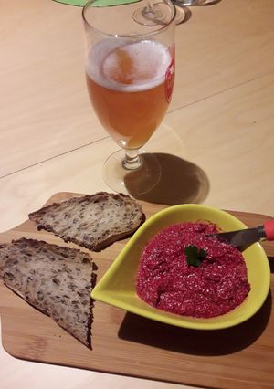 Une photo de Tartinade betterave chèvre frais