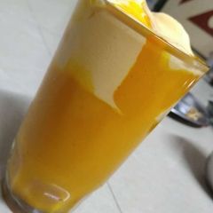 A picture of Mango mastani.