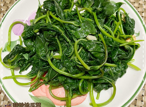 蒜炒地瓜葉 的食譜成品照片
