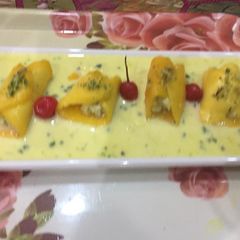 A picture of Mango rashmalai.