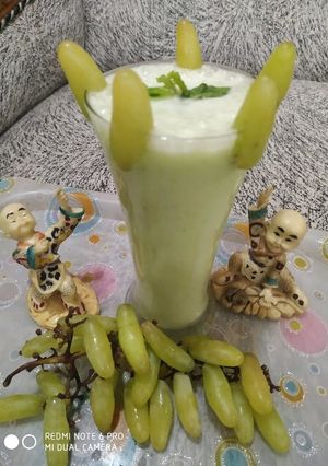 A picture of Grapes smoothie.