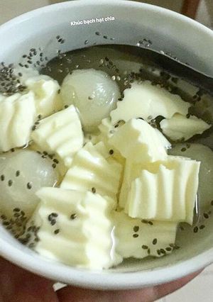 Hình của món Chè khúc bạch.