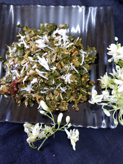 முருங்கைக் கீரை, பூ பொரியல் செய்முறை முக்கிய புகைப்படம்