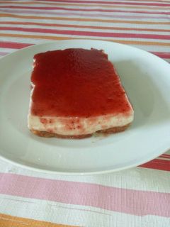 Una foto de Tarta yogur de fresa