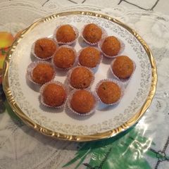 A picture of Motichor ladoos.