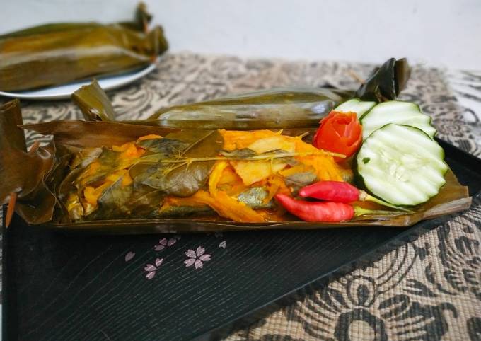 Pepes Ikan Kembung Mangga Muda