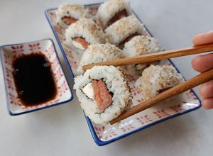 Una foto de Sushi Philadelphia Roll (con salmón ahumado)