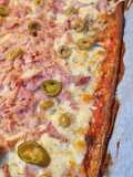 Pizza fit con base de queso cottage