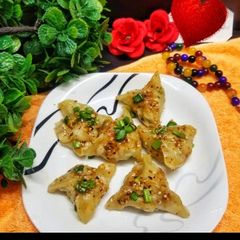 A picture of Chicken momos.