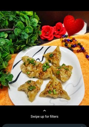 A picture of Chicken momos.