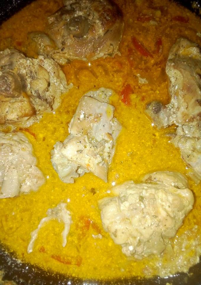 Курочка в сметанном соусе с овощами