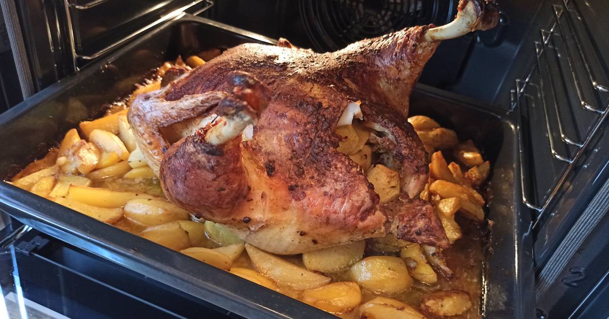 Как приготовить Курица запеченная целиком в духовке с картошкой просто рецепт пошаговый