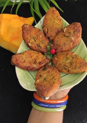 কুমড়ো-বুকার বড়া(Kumro Buka'r bawra recipe in bengali) রেসিপির প্রধান ছবি