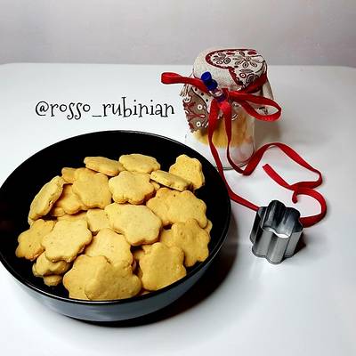 Ricetta Biscotti di farina gialla in barattolo di rosso rubinian - Cookpad