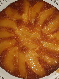 Una foto de Torta de manzana invertida