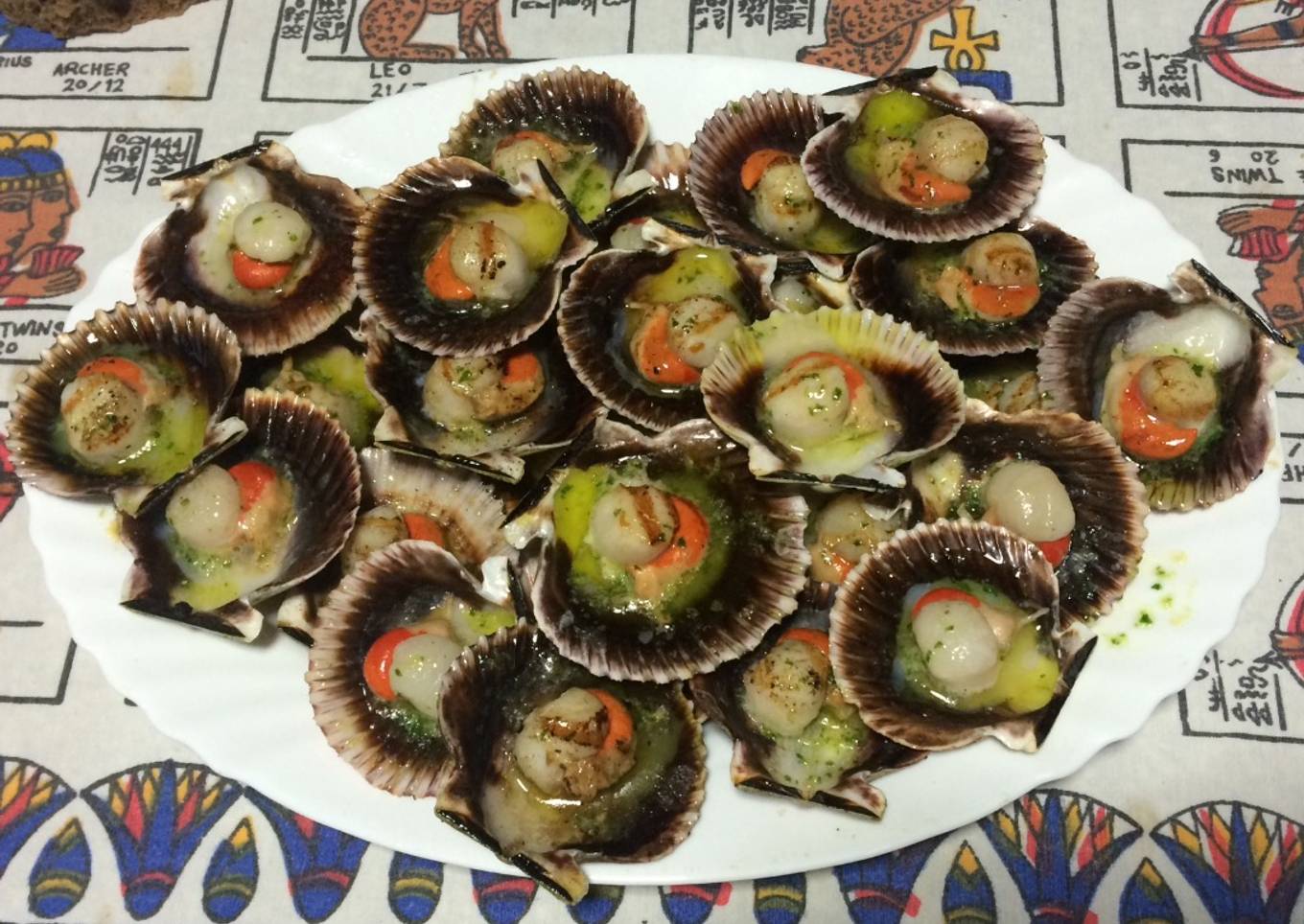 Zamburiñas a la plancha con salsa verde