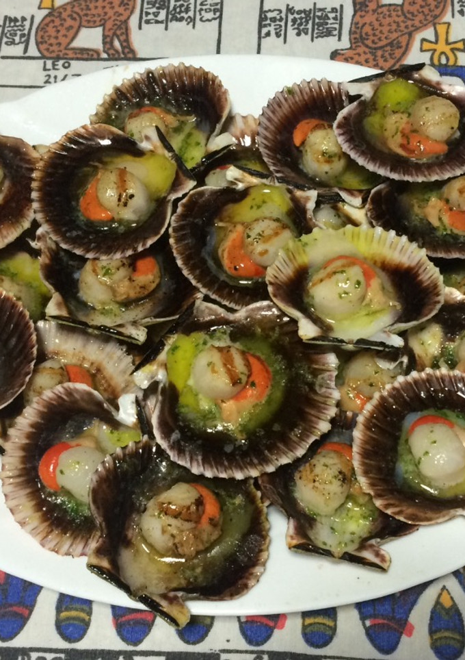 Una foto de Zamburiñas a la plancha con salsa verde