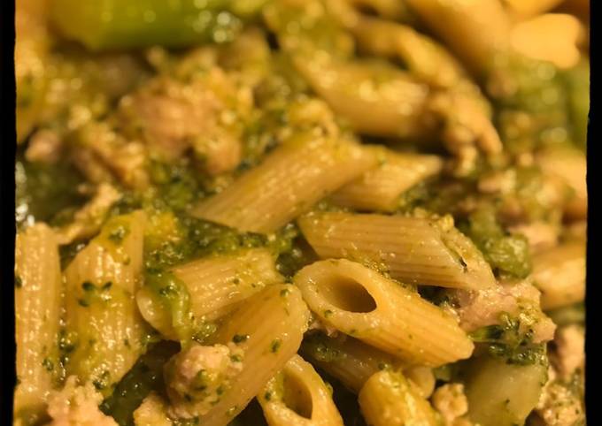 Penne di kamut con broccoli e pollo al curry