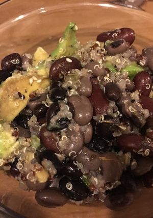 A picture of Bean-Quinoa summer salad.