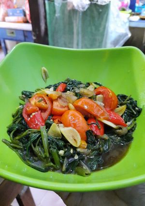 Foto resep Oseng kangkung sederhana