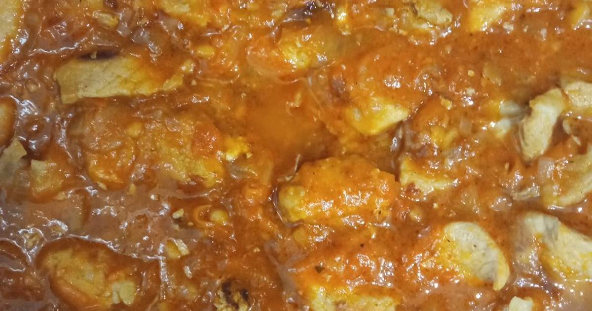 Зачем обжаривать муку для гуляша. Как добавить муку в гуляш. Нежный гуляш с майонезом. Подлива из свинины на воде. Гуляш из свинины.