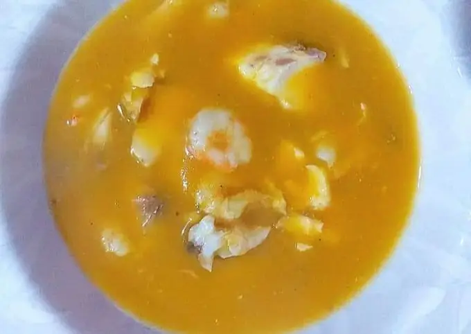 Pasos sencillos para Preparar  Sopa de besugos con gambas frescas pequeñas