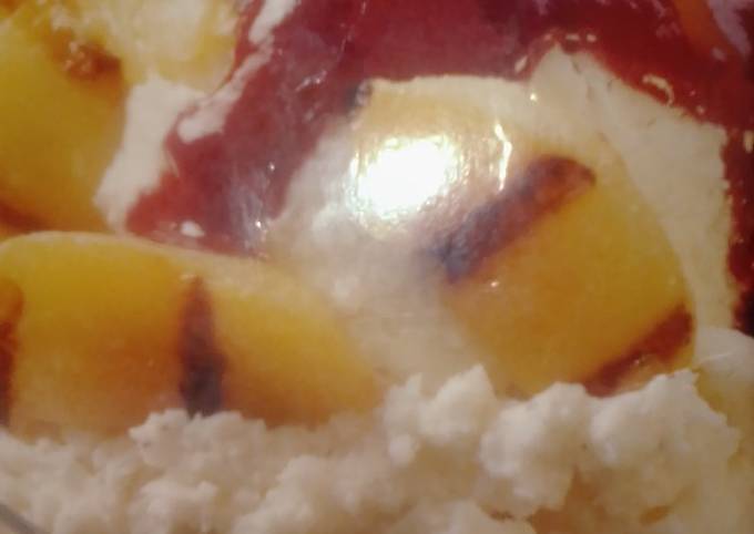 Grilled peach melba