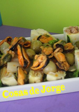 Foto principal de Ensalada de vasitos de pepino y mejillones