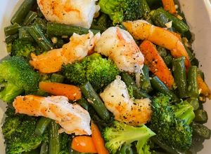 Hình của món Bông cải xào tôm (vegetables with shrimp).