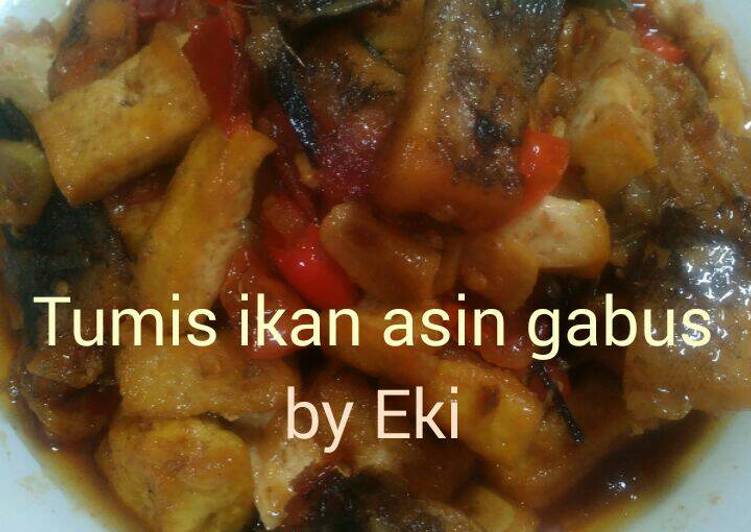 Tumis ikan asin gabus