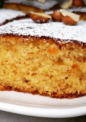 Une photo de Gâteau aux noisettes et miel (sans sucre)