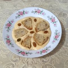 A picture of Vanilla custard, with cake flavour.