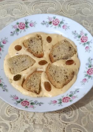 A picture of Vanilla custard, with cake flavour.