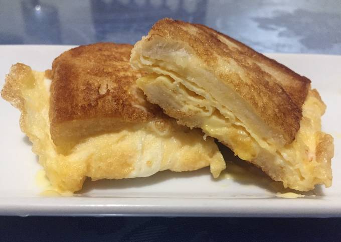 Steps to Make Quick Egg and cheese grilled sandwich