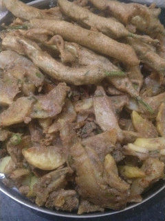 कुट्टू के मिर्च पकौड़े (Kuttu ke mirch pakode recipe in Hindi) रेसिपी मुख्य फोटो