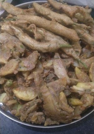 कुट्टू के मिर्च पकौड़े (Kuttu ke mirch pakode recipe in Hindi) रेसिपी मुख्य फोटो