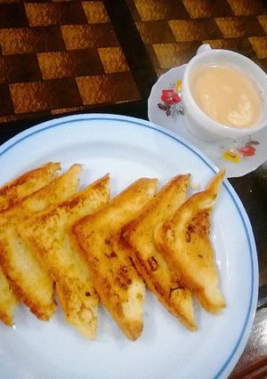 A picture of Sweet egg bread toast.