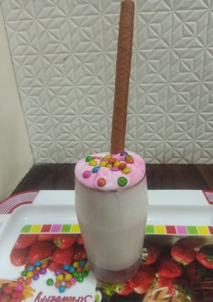 A picture of Vanilla milkshake.