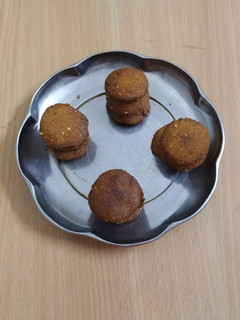 બાજરી ના વડા (Bajri Vada Recipe In Gujarati) રેસીપી મુખ્ય ફોટો
