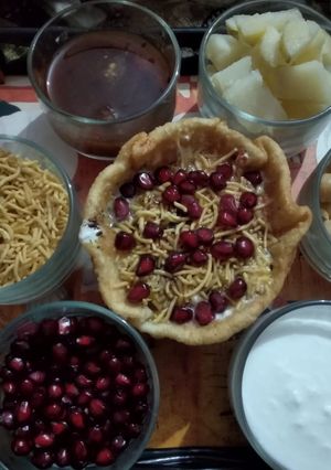 A picture of Katori chaat.