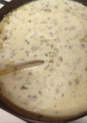 A picture of Easy cream of mushroom soup.