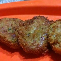 A picture of Cheesy chicken n potato kabobs by Nancy.